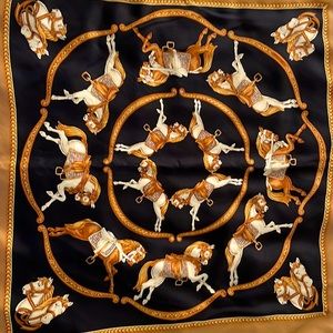 34”34 classic Burberry silk horse scarf